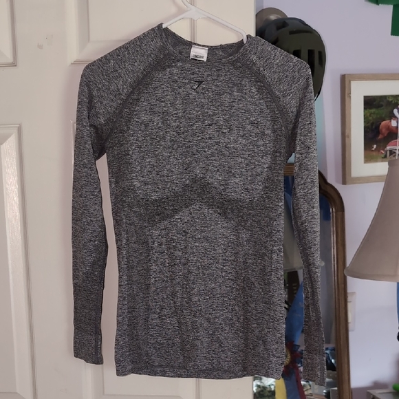 Gray Gymshark Top - Picture 1 of 2